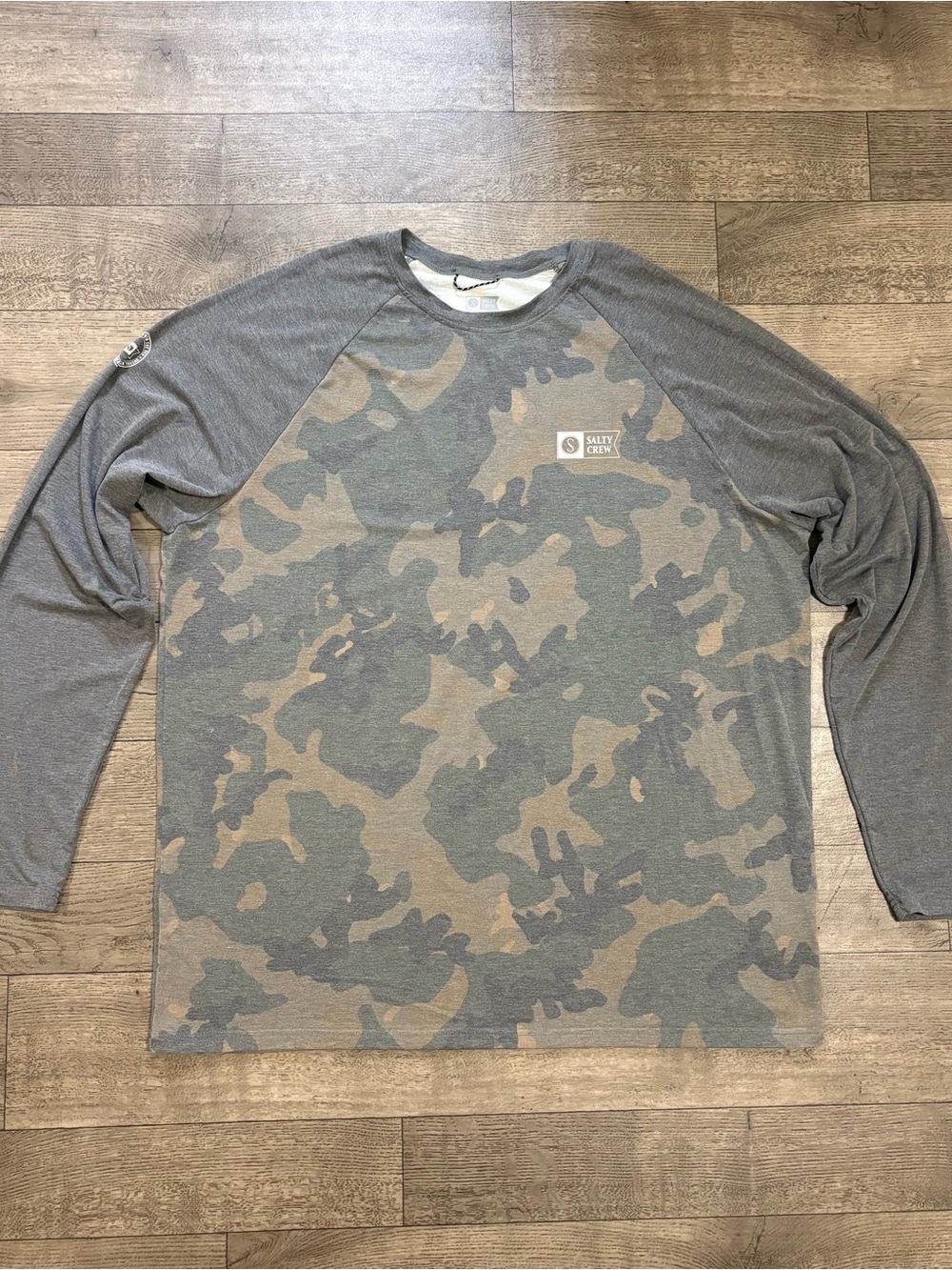 Salty Crew Men's Long-Sleeve Camo Raglan Shirt - Gray/Tan
